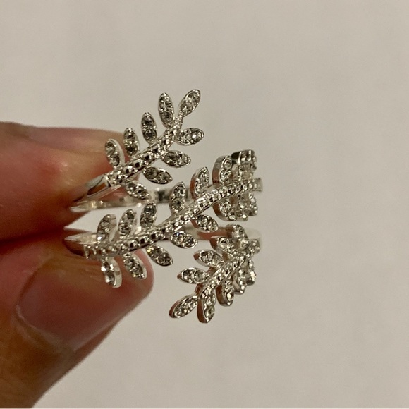 Diamond Leaf Silver Plated Ring Size 8 - Picture 7 of 13